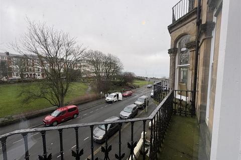 3 bedroom flat for sale, 5 Esplanade Gardens, Scarborough YO11