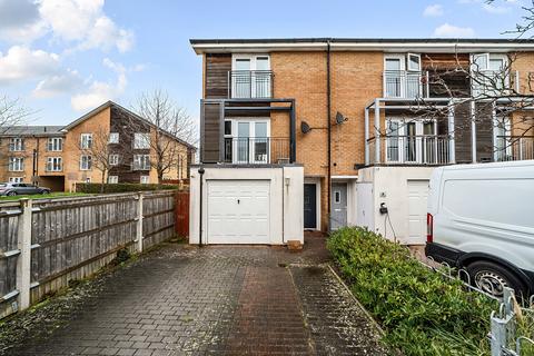 4 bedroom end of terrace house for sale, Heron Way, Wallington SM6
