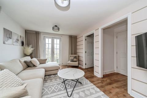 2 bedroom flat for sale, Walsingham Close, Bedford