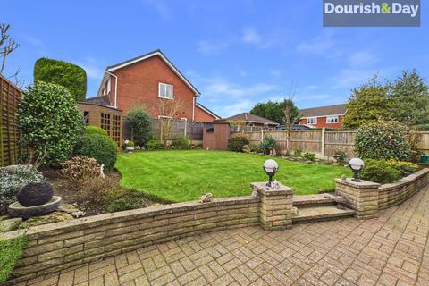 3 bedroom detached house for sale, Oakley Close, Stafford ST19