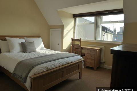 undefined, Newmarket Road, Rose & Crown House, CB5