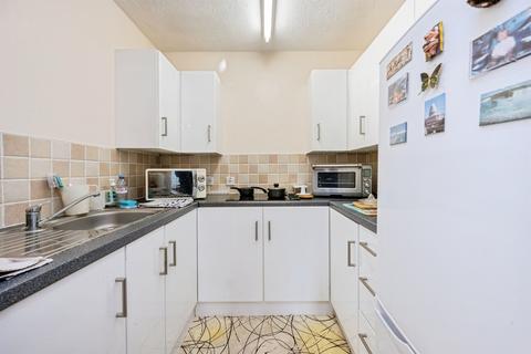 undefined, Warwick Avenue, Bedford