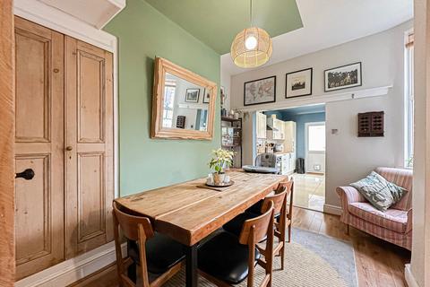 4 bedroom terraced house for sale, Oakdale Road, Mossley Hill, L18