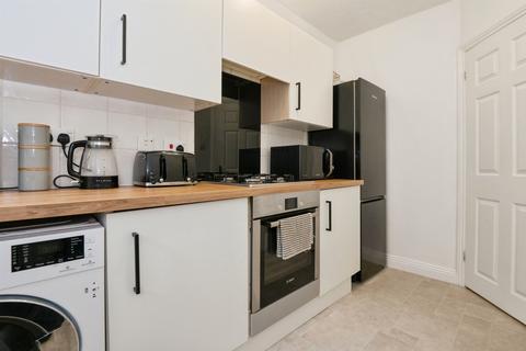 2 bedroom ground floor flat for sale, Middle Road, Southampton