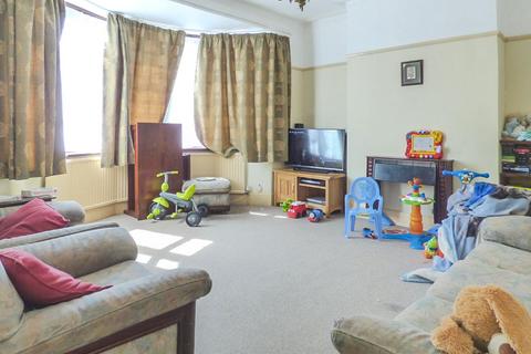 3 bedroom terraced house for sale, Shirley Gardens, Barking