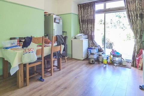 3 bedroom terraced house for sale, Shirley Gardens, Barking