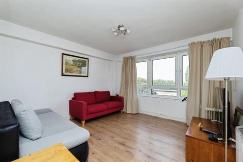 1 bedroom flat for sale, Hepworth Gardens, Barking