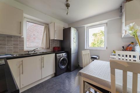 1 bedroom flat for sale, Hepworth Gardens, Barking