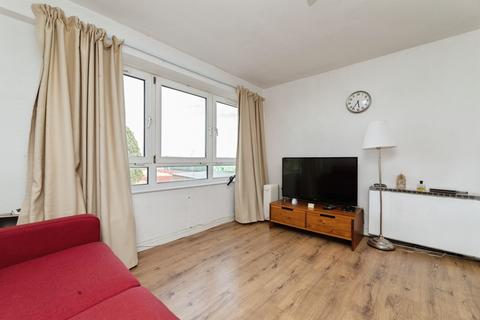 1 bedroom flat for sale, Hepworth Gardens, Barking
