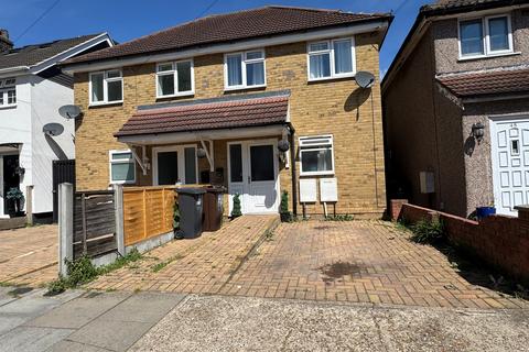 2 bedroom semi-detached house for sale, Meadow Road, Barking