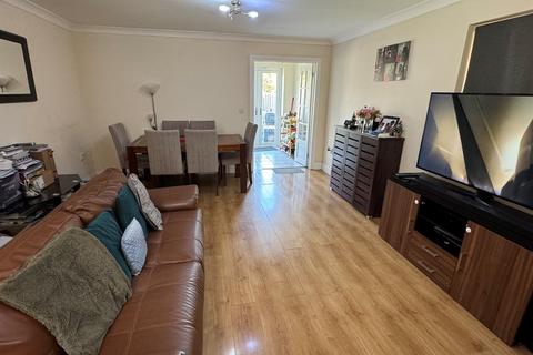 2 bedroom semi-detached house for sale, Meadow Road, Barking