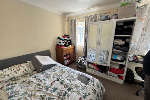 2 bedroom semi-detached house for sale, Meadow Road, Barking