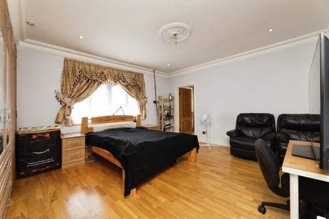 6 bedroom detached house for sale, Stratton Drive, Barking