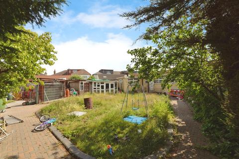 6 bedroom detached house for sale, Stratton Drive, Barking