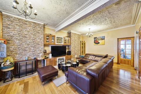 3 bedroom terraced house for sale, Eynsford Road, Ilford