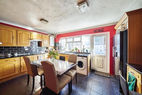 3 bedroom terraced house for sale, Eynsford Road, Ilford