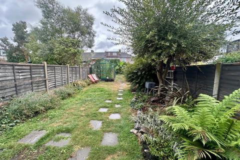 3 bedroom terraced house for sale, Oulton Crescent, Barking