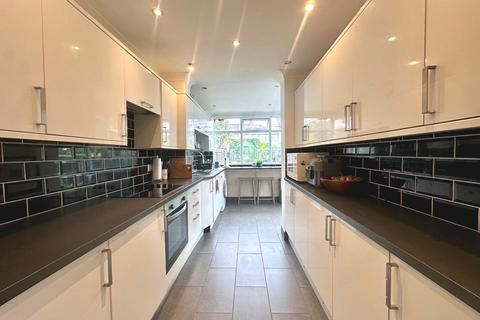 3 bedroom terraced house for sale, Oulton Crescent, Barking