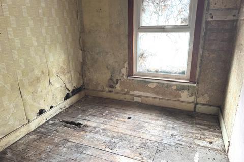 2 bedroom terraced house for sale, Kingston Road, Ilford