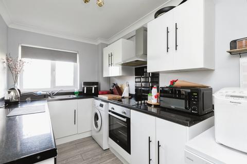 3 bedroom ground floor flat for sale, Upper Sea Road, Bexhill-On-Sea