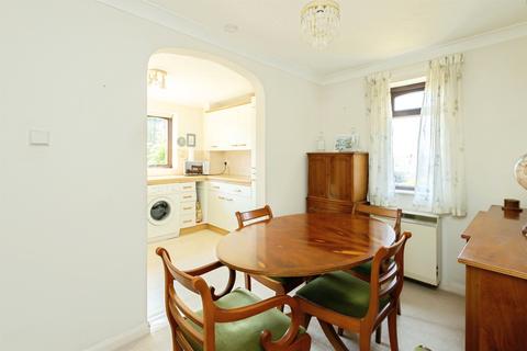 2 bedroom ground floor flat for sale, Hillborough Close, Bexhill-On-Sea