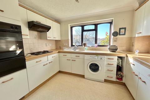2 bedroom ground floor flat for sale, Hillborough Close, Bexhill-On-Sea