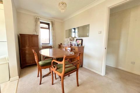 2 bedroom ground floor flat for sale, Hillborough Close, Bexhill-On-Sea