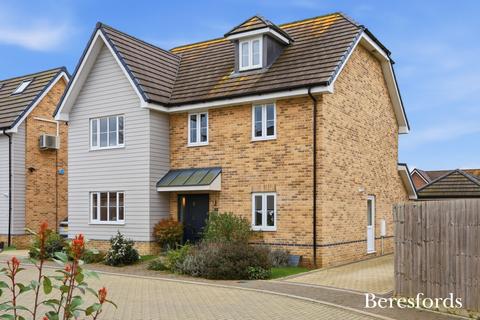 5 bedroom detached house for sale, Oaklands Close, Dunmow, CM6