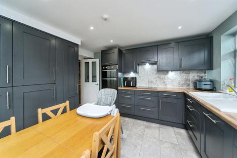 2 bedroom ground floor flat for sale, Park Road, Bexhill-On-Sea