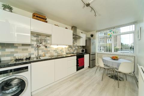 2 bedroom flat for sale, Bolebrooke Road, Bexhill-On-Sea