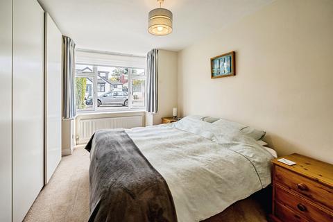 4 bedroom detached bungalow for sale, Mead Way, Slough