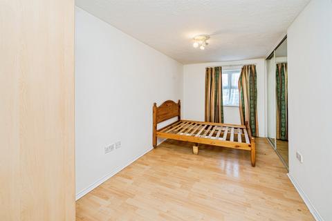 2 bedroom apartment for sale, Pickfords Gardens, Slough