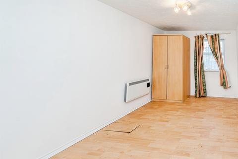 2 bedroom apartment for sale, Pickfords Gardens, Slough