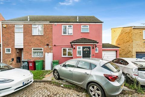 undefined, Rochfords Gardens, Slough