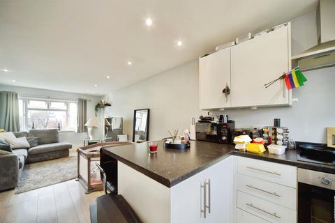 2 bedroom flat for sale, Rowan Drive, Broxbourne