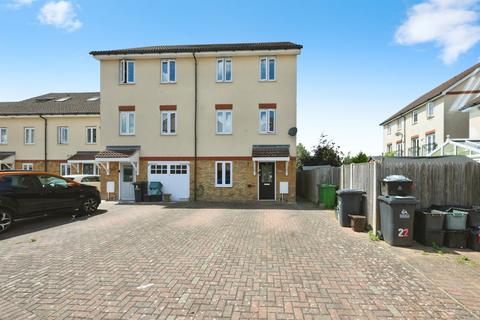 Robinia Road, Broxbourne