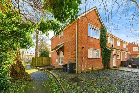 3 bedroom end of terrace house for sale, Robertson Close, Broxbourne