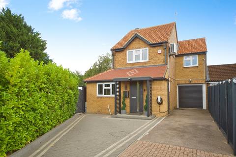 Canons Gate, Cheshunt, Waltham Cross