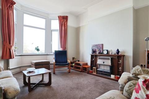 5 bedroom terraced house for sale, Harbour Road, Barry