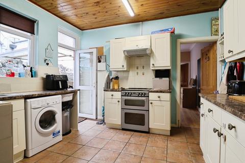 4 bedroom terraced house for sale, Broad Street, Barry