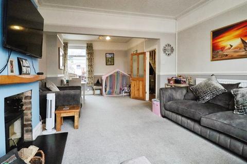 4 bedroom terraced house for sale, Broad Street, Barry