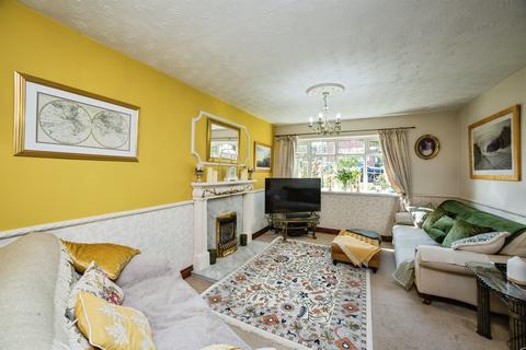 3 bedroom detached house for sale, Silverstone Avenue, Cudworth, Barnsley