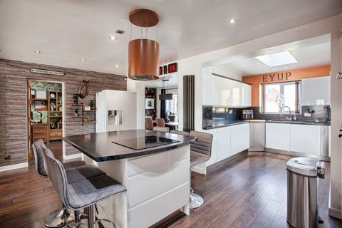 5 bedroom detached house for sale, Park View, Shafton, Barnsley