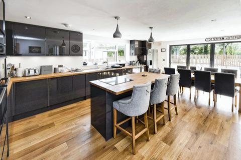5 bedroom detached house for sale, Coggeshall Road, Stisted, Braintree