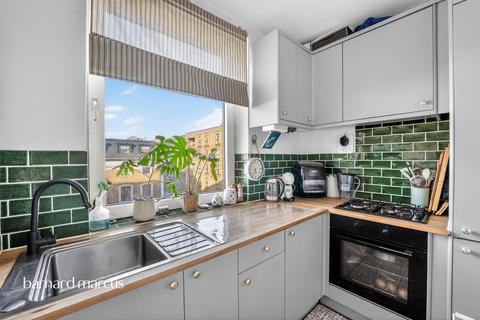 Studio for sale, York Road, London