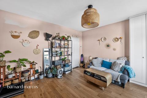 Studio for sale, York Road, London