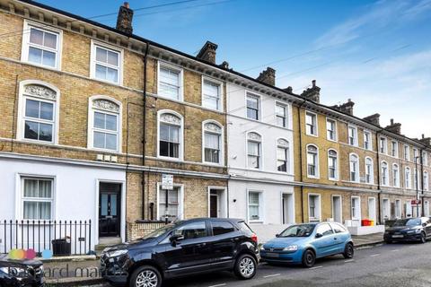Southolm Street, London