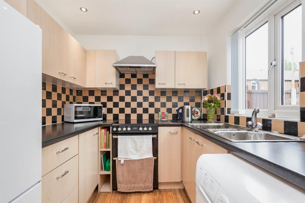 House in Nottingham, Nottinghamshire - View 2