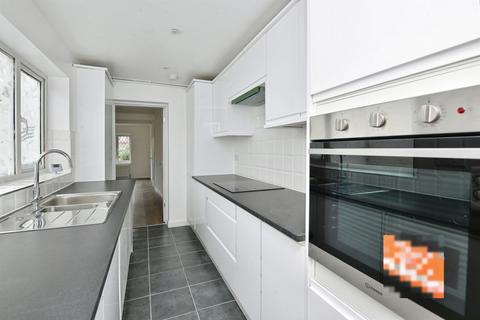 3 bedroom terraced house for sale, Windsor Bank, Boston