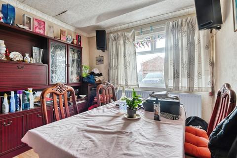 3 bedroom end of terrace house for sale, Farnborough Road, Birmingham